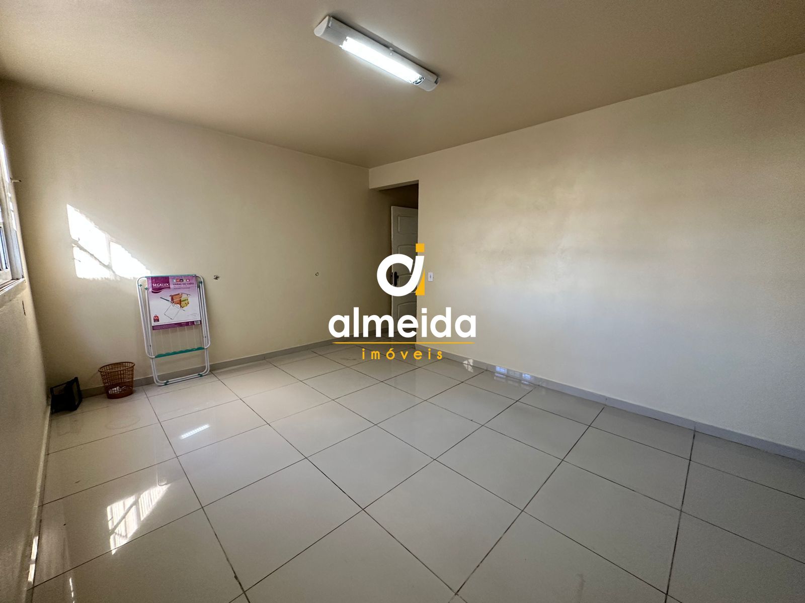 Casa à venda e aluguel com 4 quartos, 360m² - Foto 37