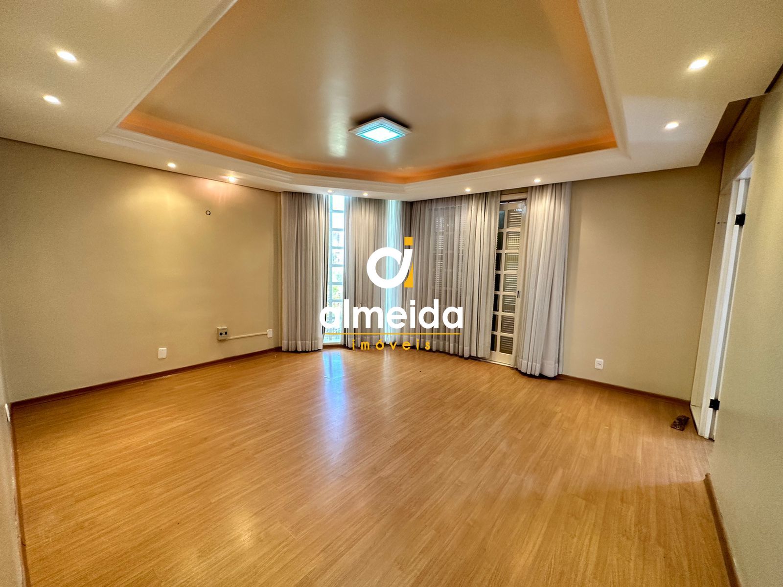 Casa à venda e aluguel com 4 quartos, 360m² - Foto 19