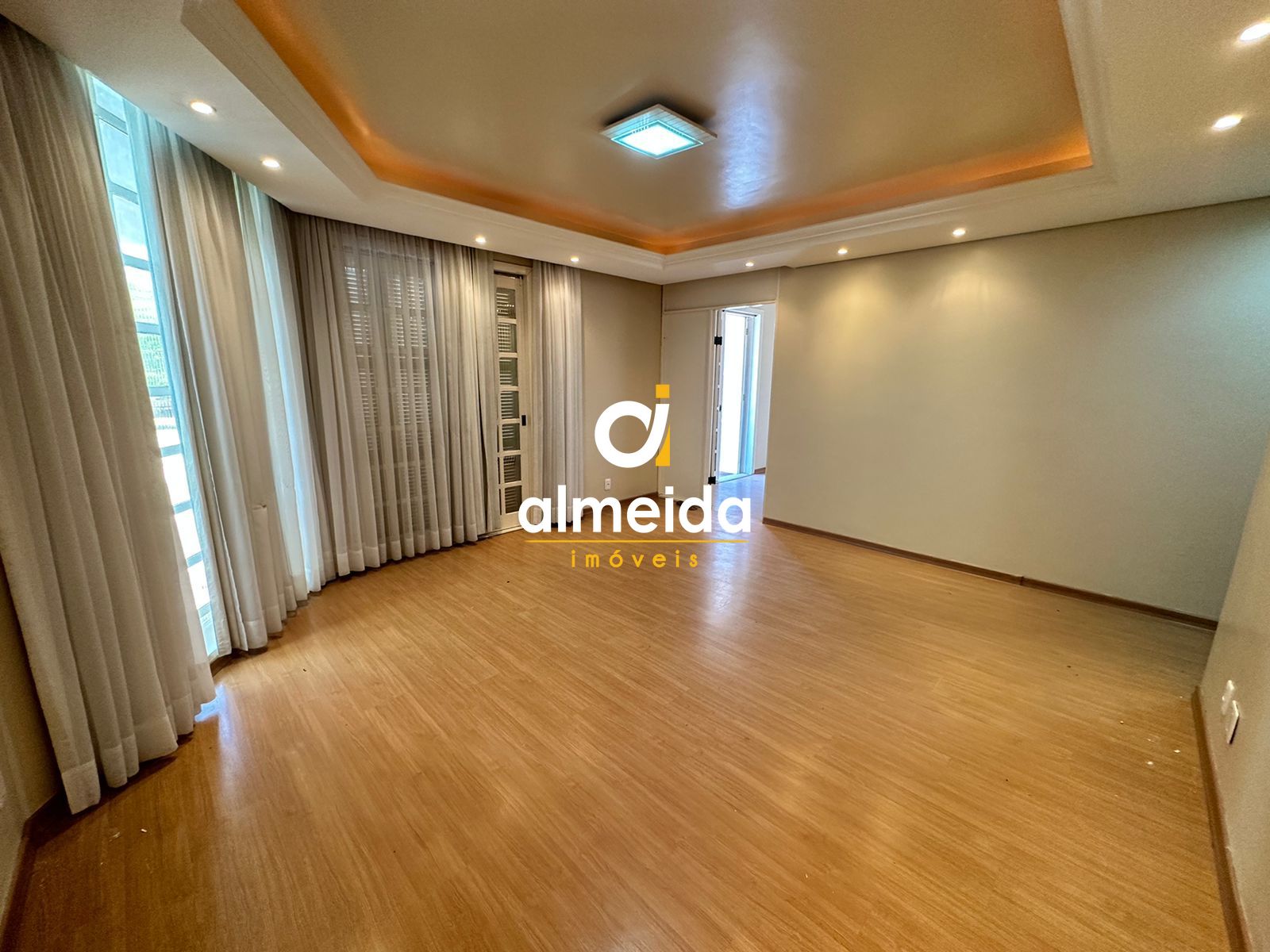 Casa à venda e aluguel com 4 quartos, 360m² - Foto 17