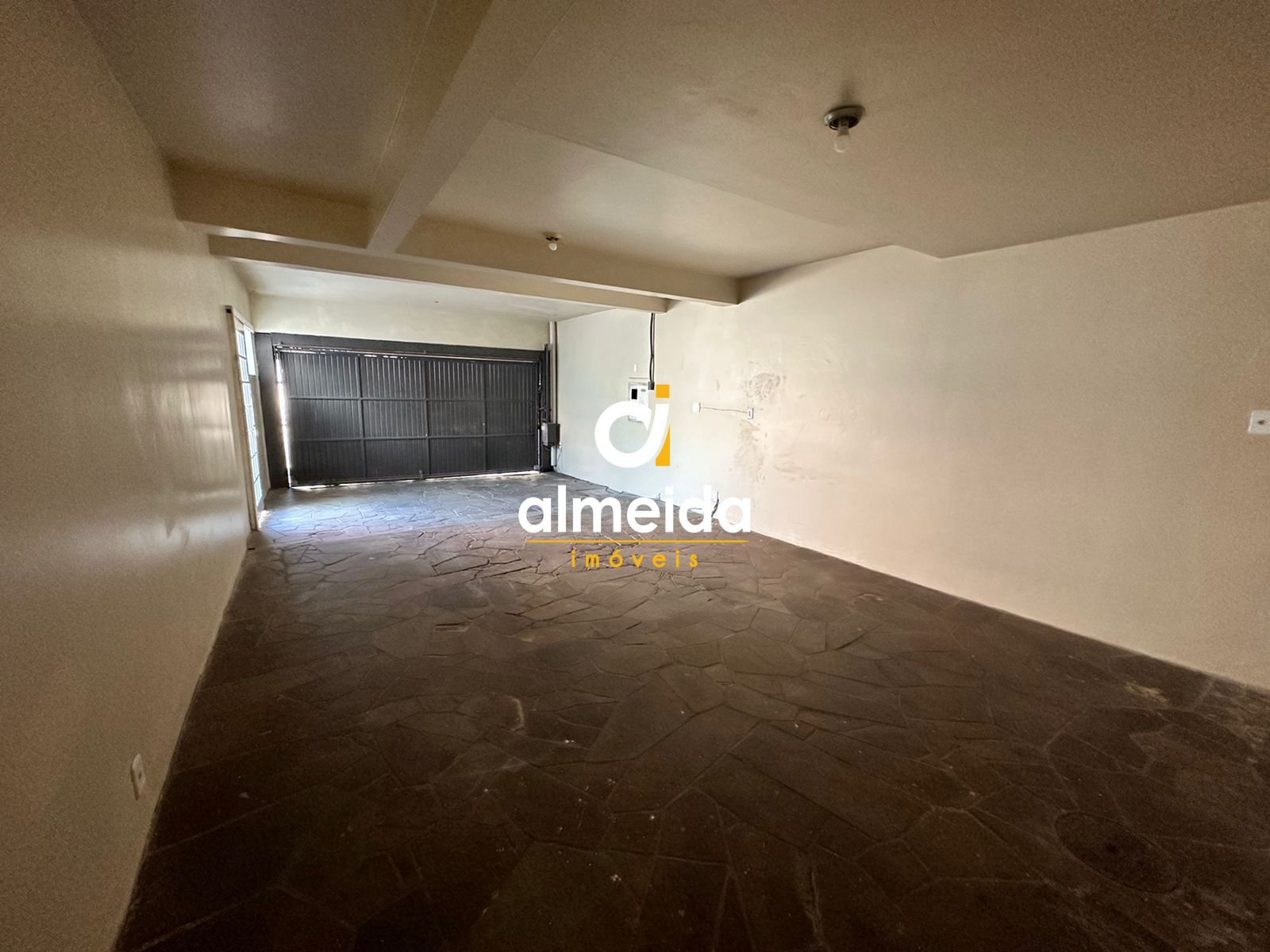 Casa à venda e aluguel com 4 quartos, 360m² - Foto 40