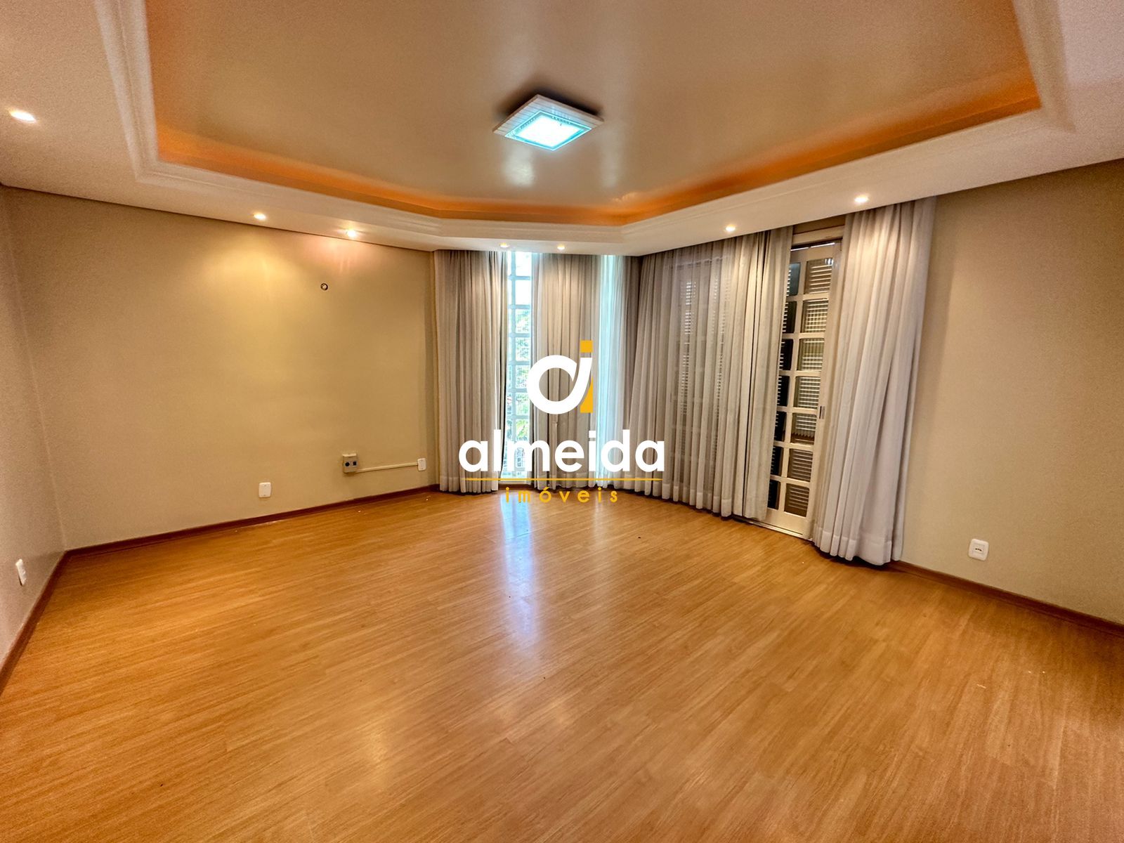 Casa à venda e aluguel com 4 quartos, 360m² - Foto 20