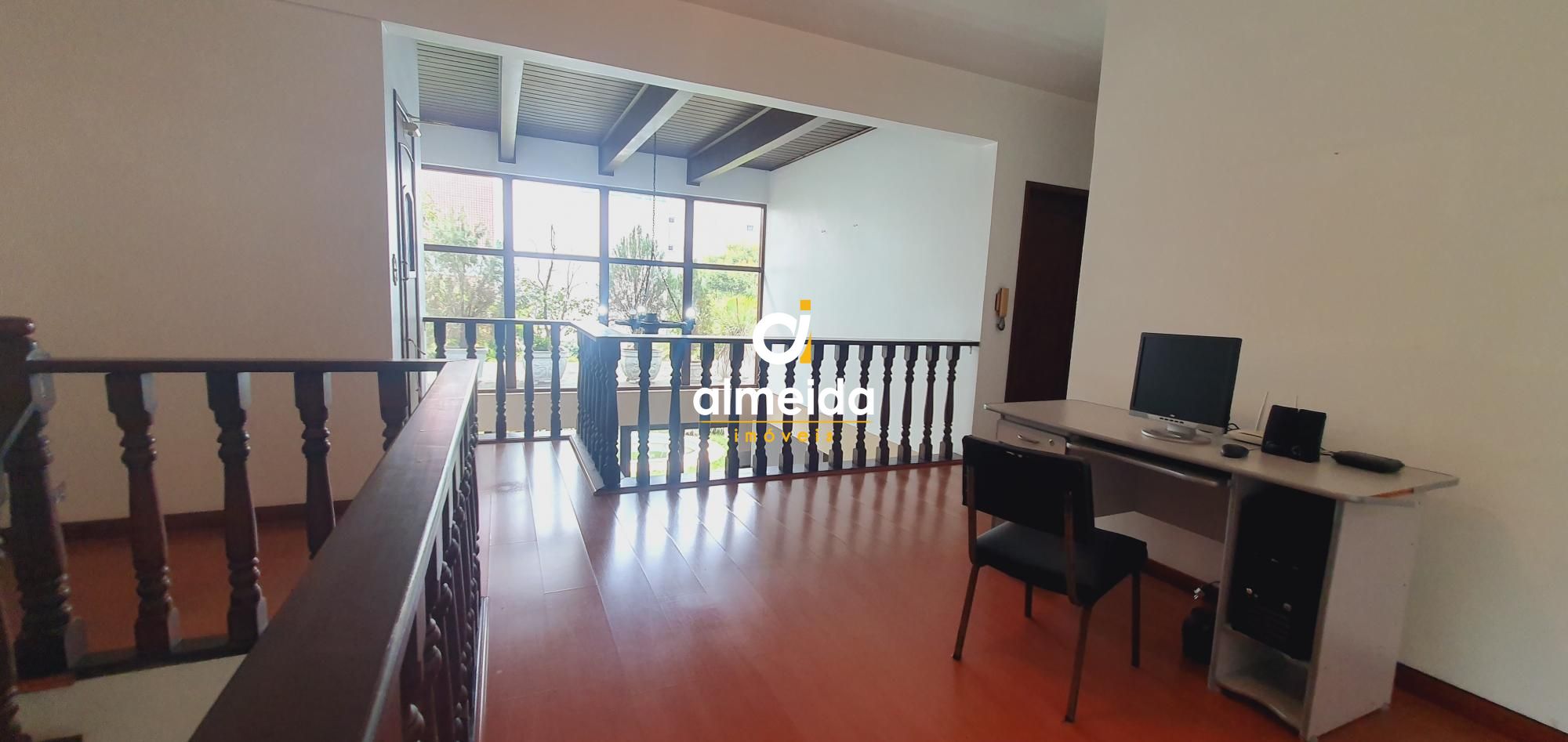 Casa para alugar com 8 quartos, 350m² - Foto 28