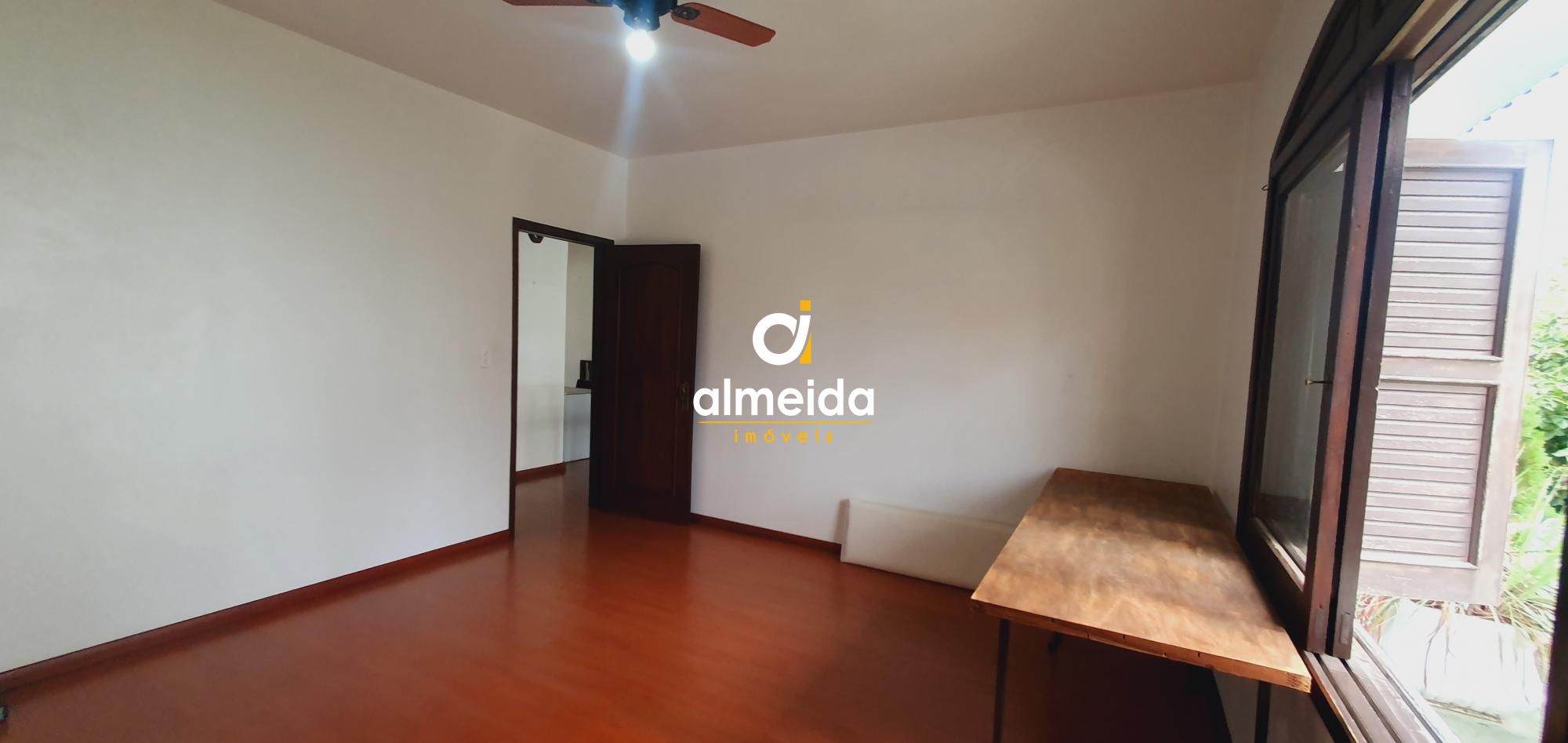 Casa para alugar com 8 quartos, 350m² - Foto 45