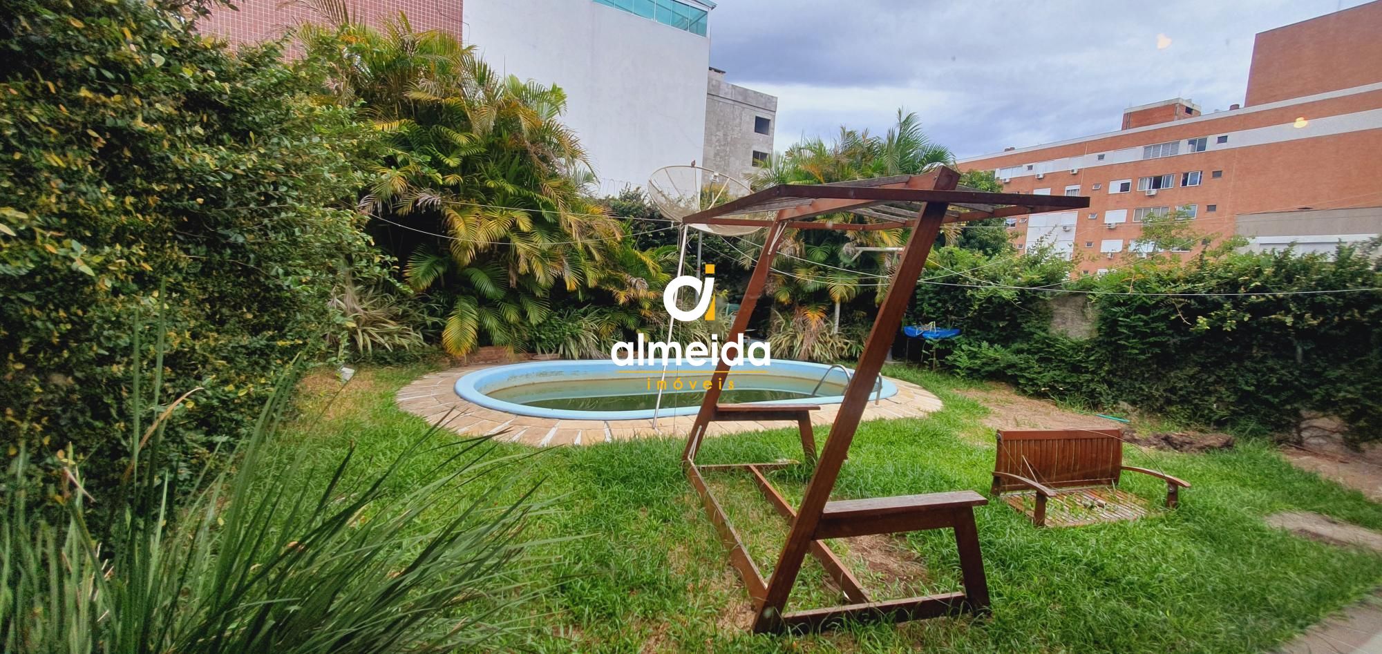 Casa para alugar com 8 quartos, 350m² - Foto 8
