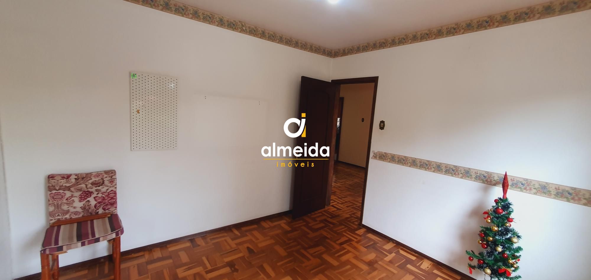 Casa para alugar com 8 quartos, 350m² - Foto 12