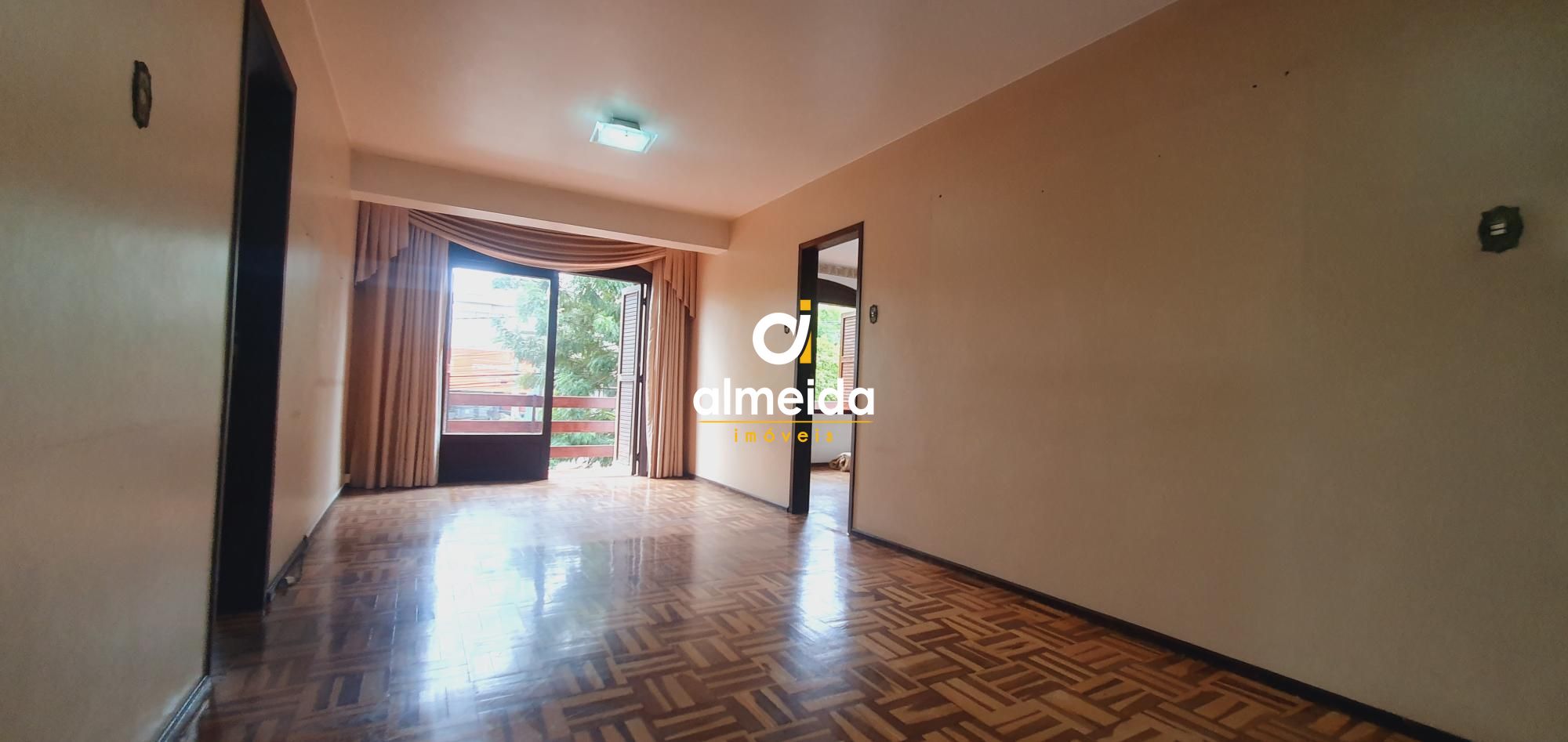 Casa para alugar com 8 quartos, 350m² - Foto 11