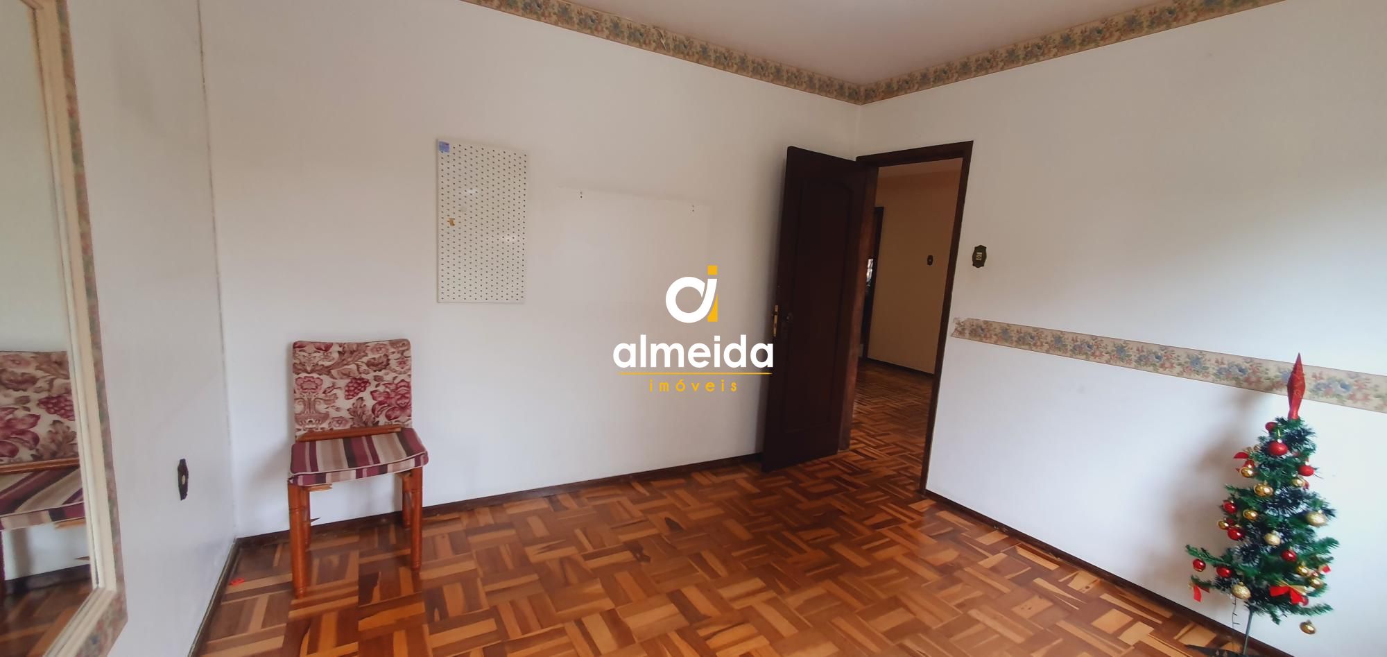 Casa para alugar com 8 quartos, 350m² - Foto 13