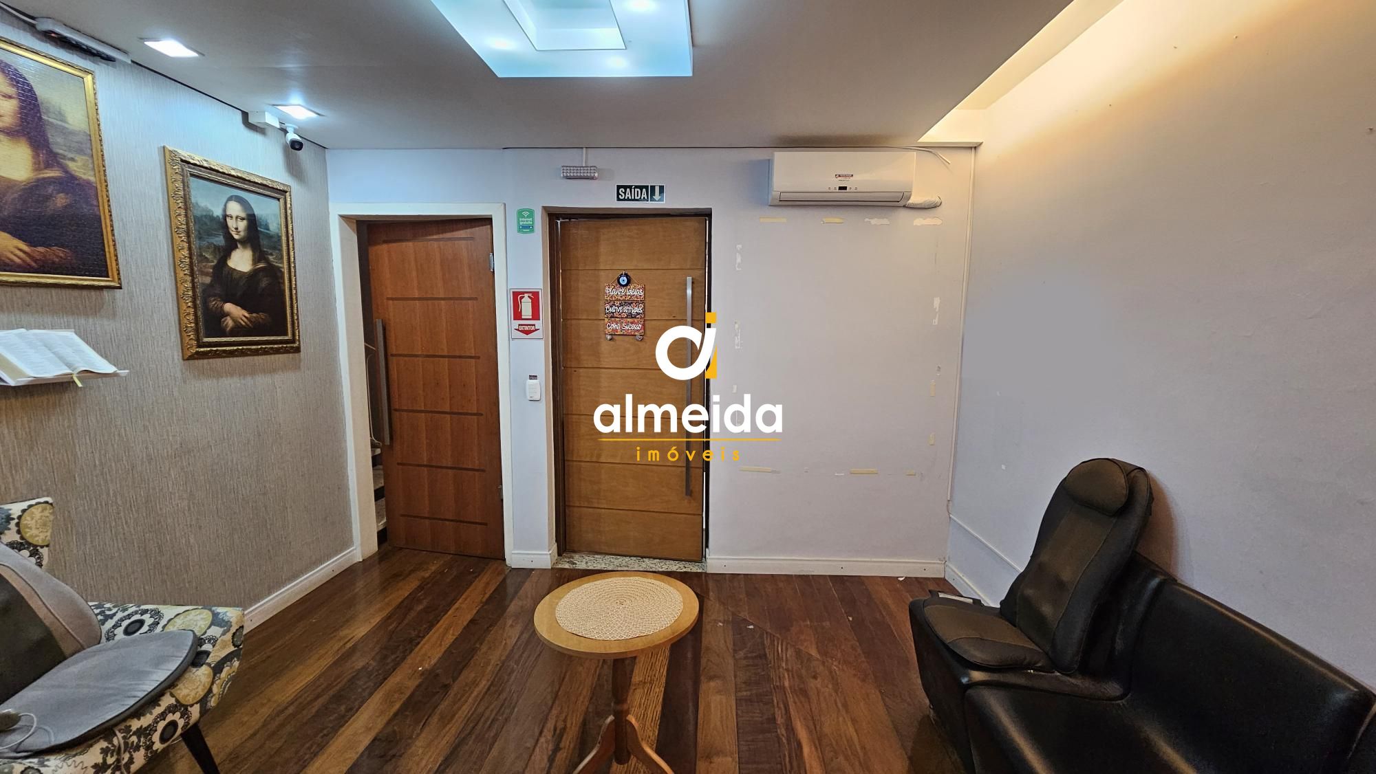 Casa à venda e aluguel com 4 quartos, 217m² - Foto 8