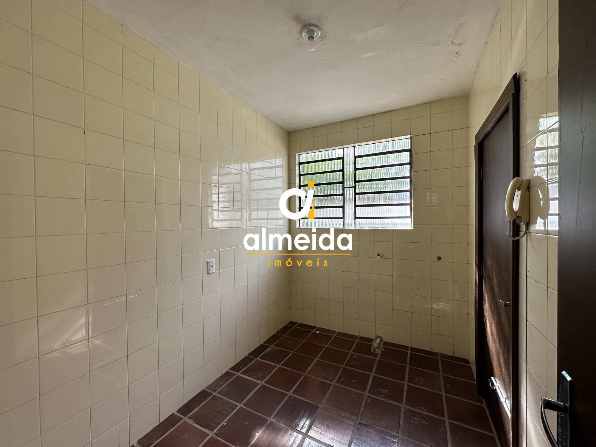 Casa à venda e aluguel com 5 quartos, 200m² - Foto 14