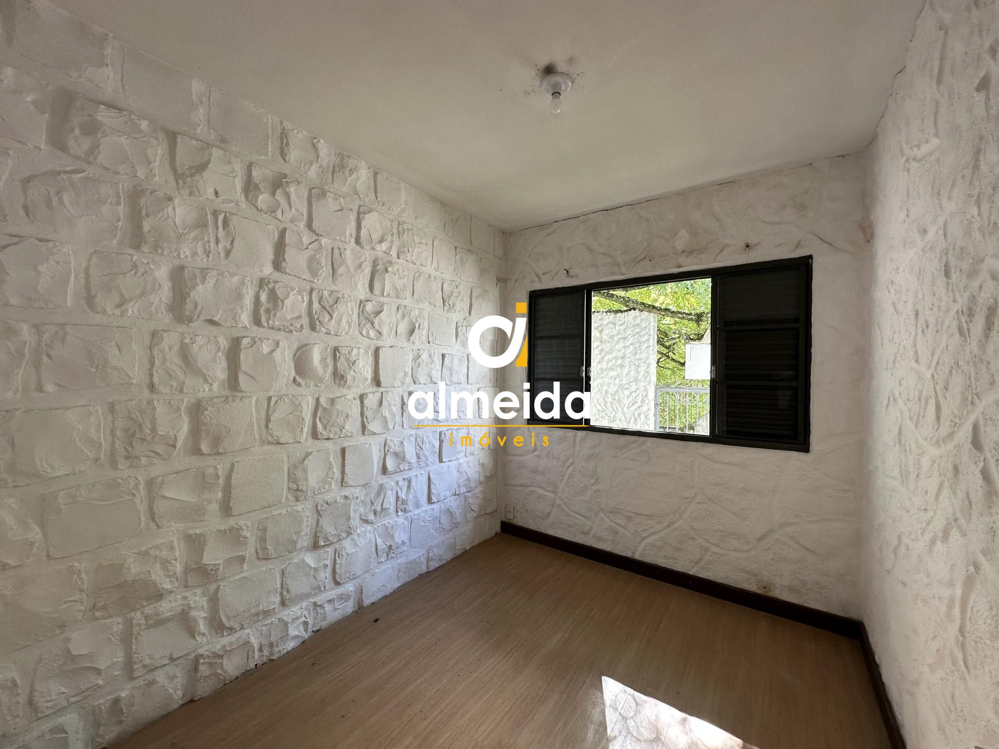 Casa à venda e aluguel com 5 quartos, 200m² - Foto 13