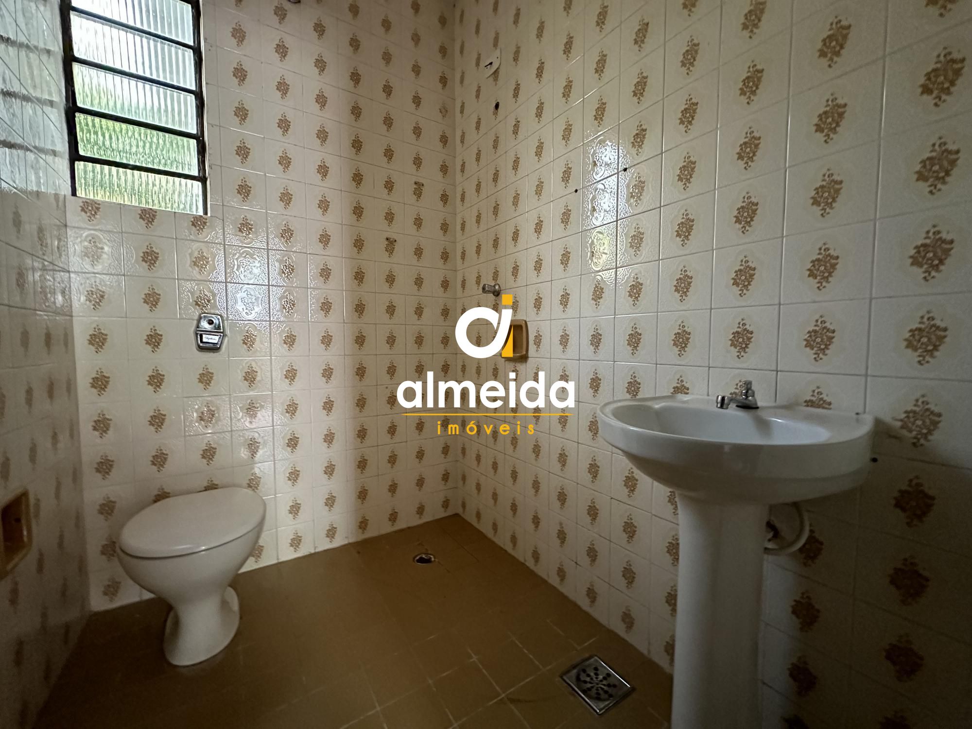 Casa à venda e aluguel com 5 quartos, 200m² - Foto 16