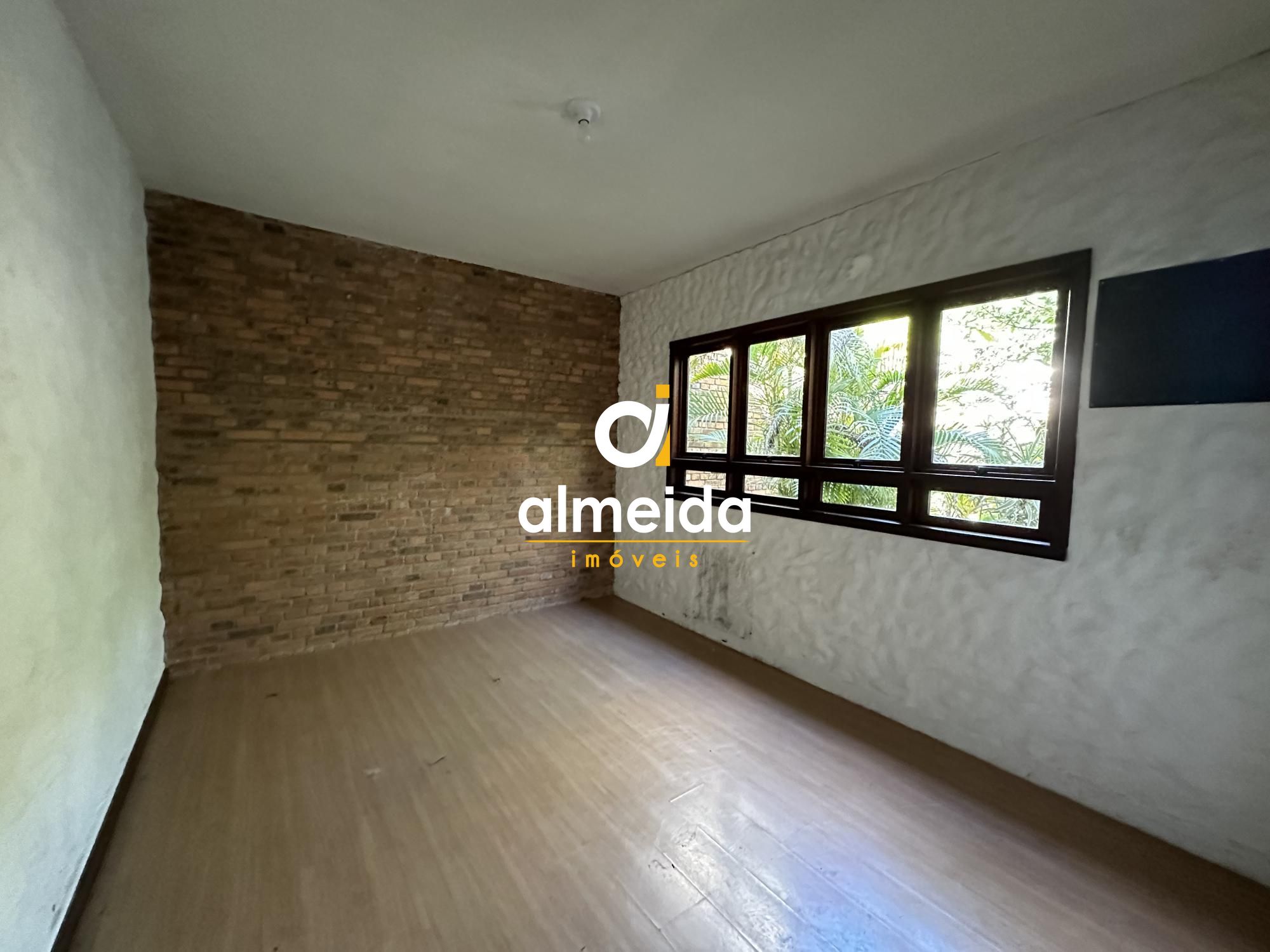 Casa à venda e aluguel com 5 quartos, 200m² - Foto 15