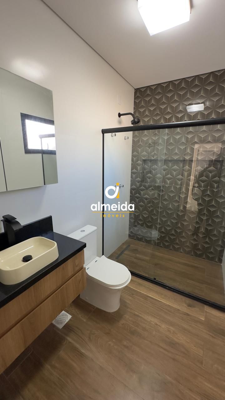 Maravilhosa casa pronta para morar em condomínio fechado