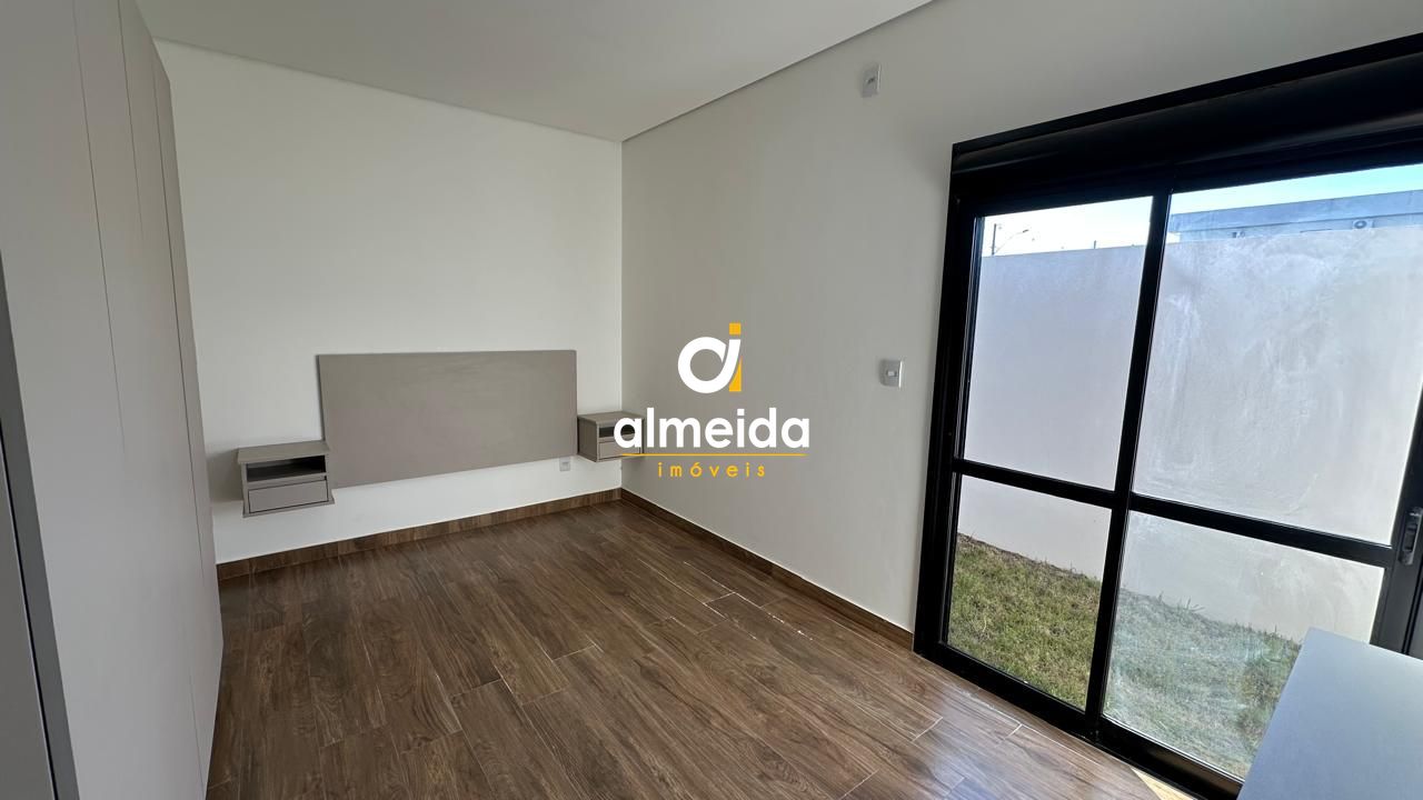 Maravilhosa casa pronta para morar em condomínio fechado