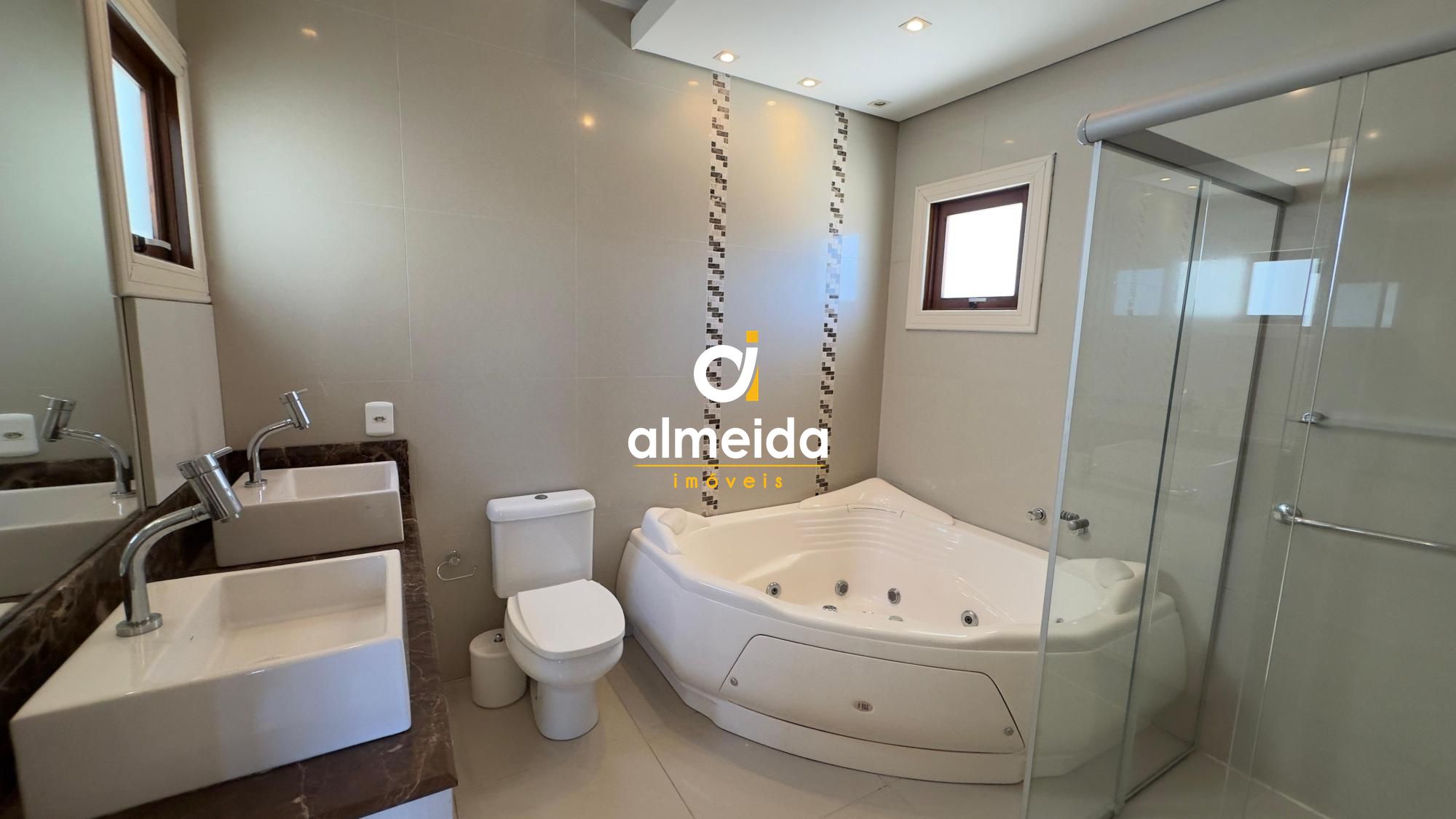 Cobertura duplex, 4 dormitorios, 2 suites, lareira, churrasq