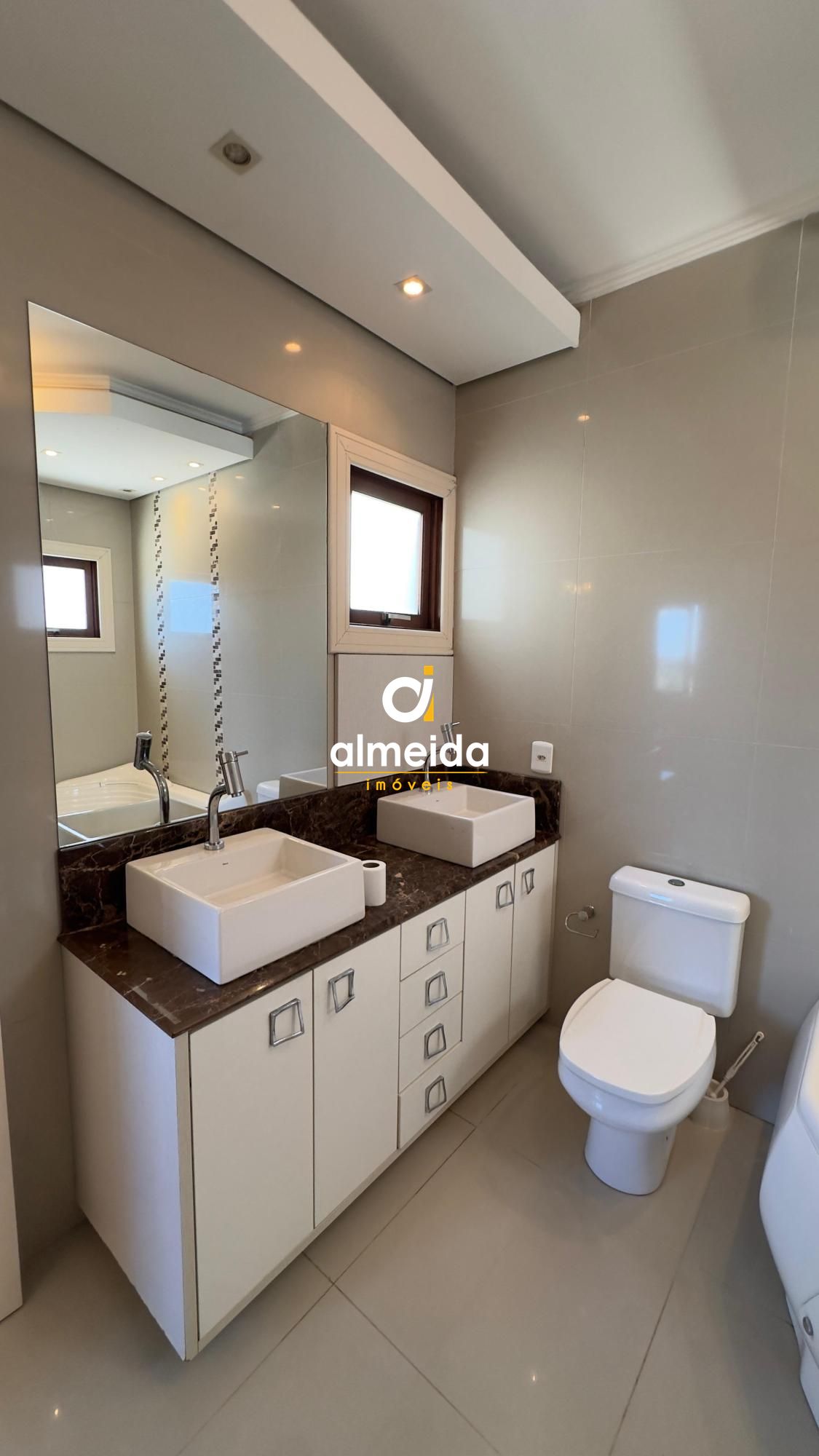 Cobertura duplex, 4 dormitorios, 2 suites, lareira, churrasq