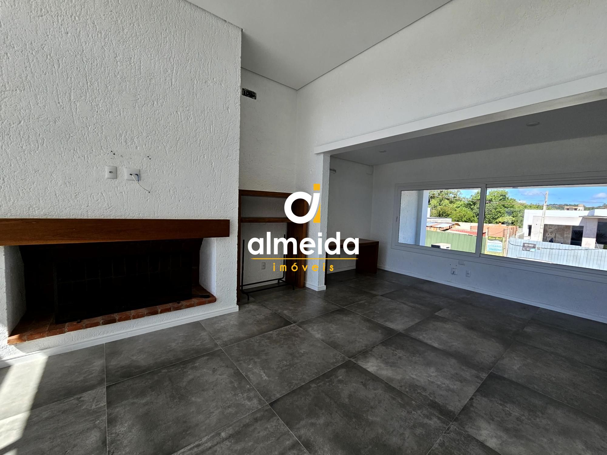 Projeto com acabamento refinado e materiais de alto padrão