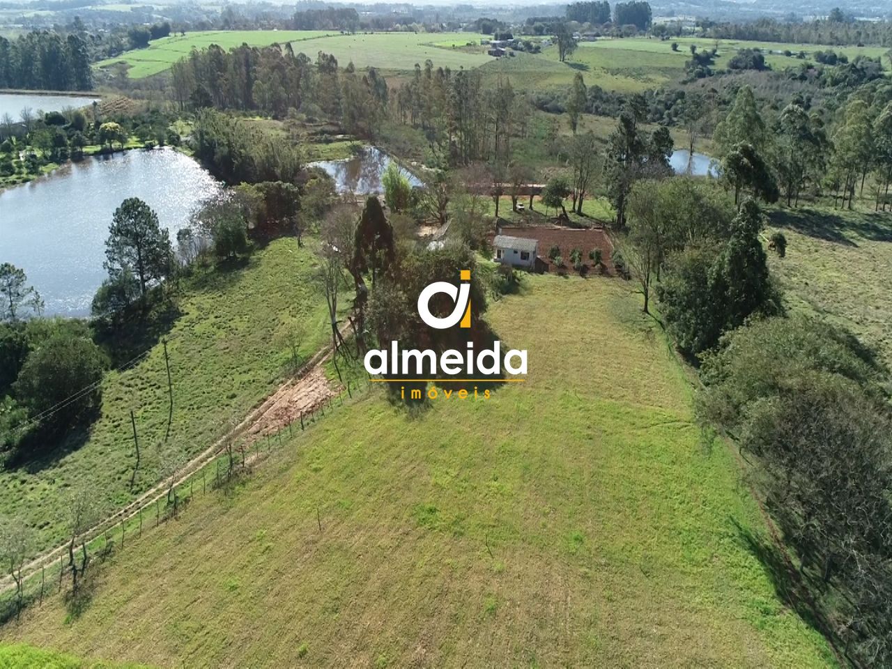 Fazenda à venda com 3 quartos, 687000000m² - Foto 1