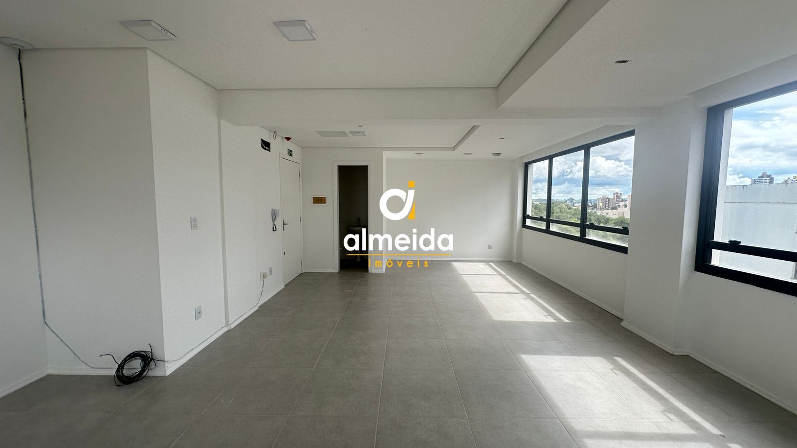 Conjunto Comercial-Sala à venda e aluguel com 1 quarto, 62m² - Foto 12