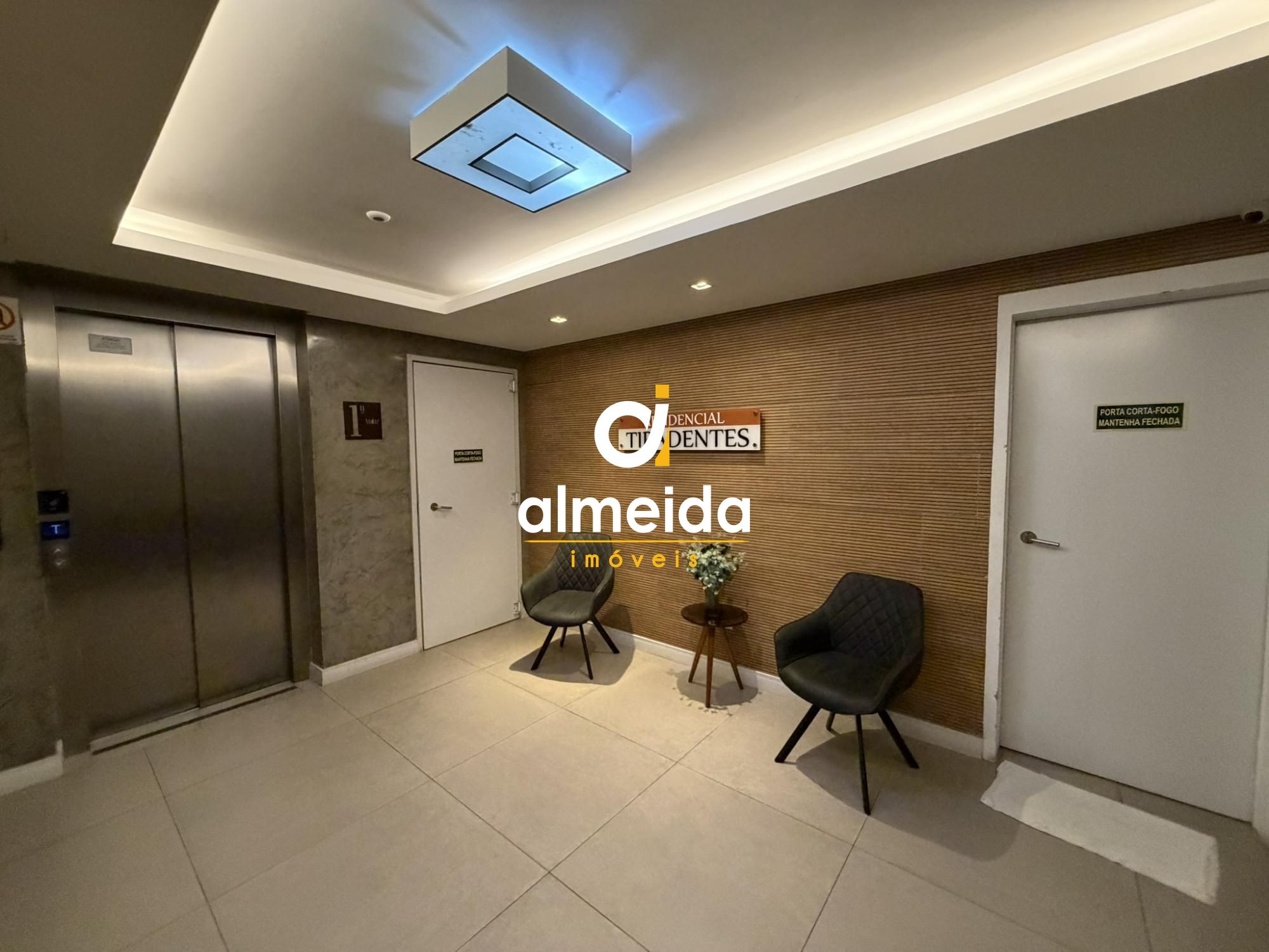 Apartamento 1 quarto, sacada, garagem ao lado do fleming.