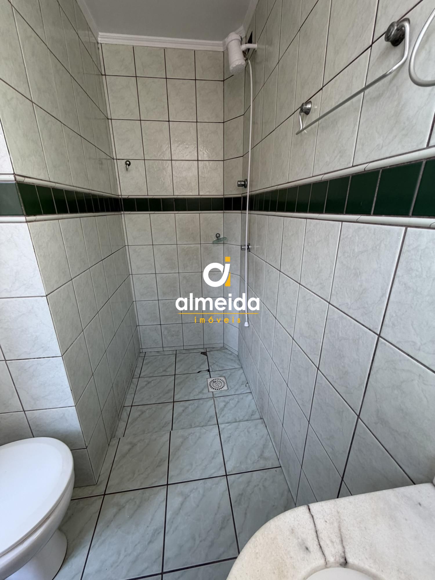 Apartamento 1 domitorio, churrasqueira, no centro.