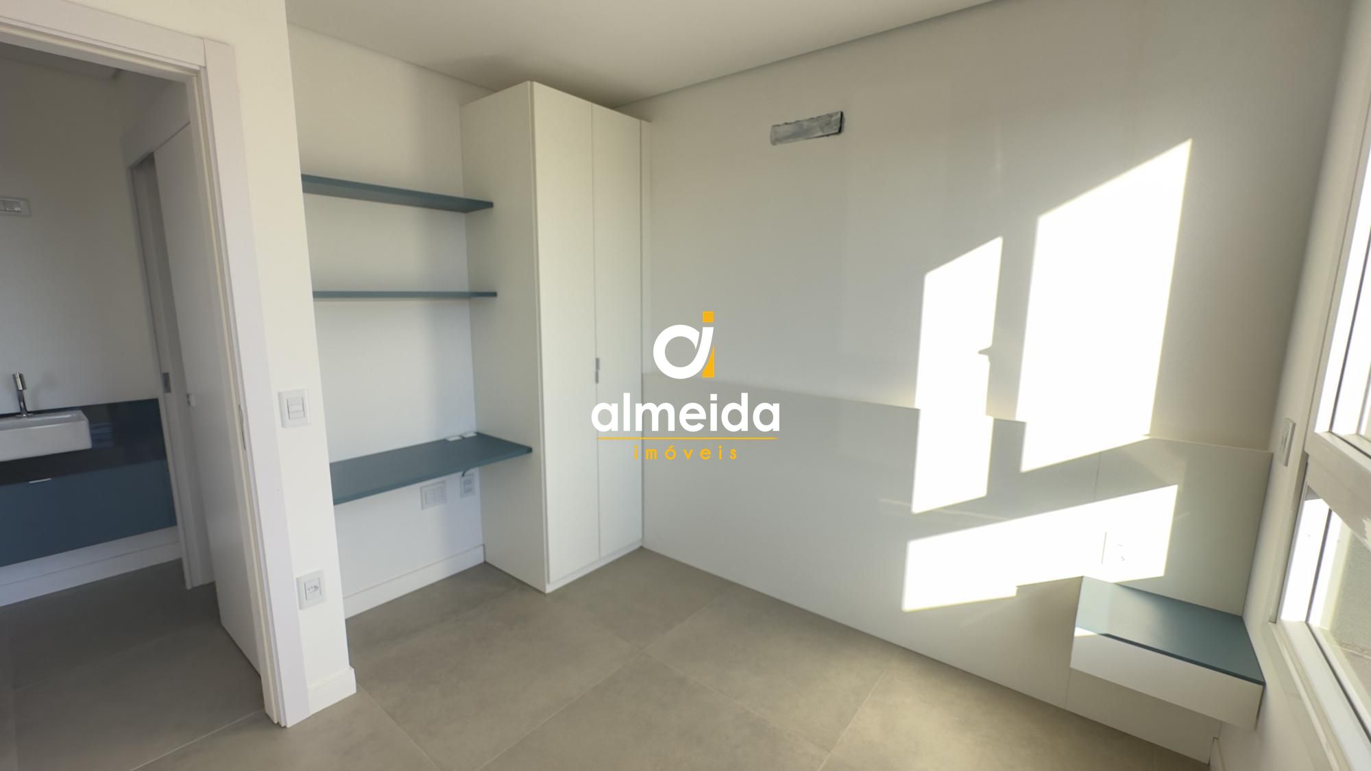 Residencial uniqo 1d com garagem prósimo a ufsm.