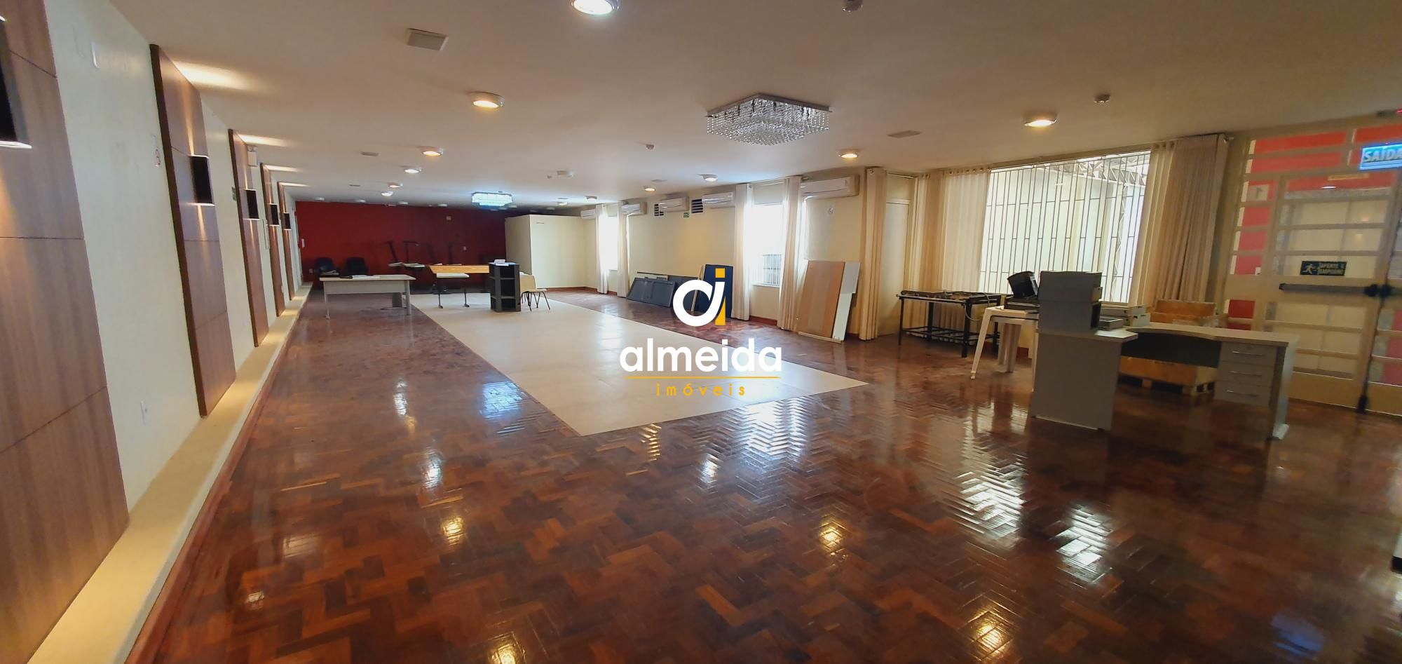 Prédio Inteiro para alugar com 8 quartos, 1332m² - Foto 2