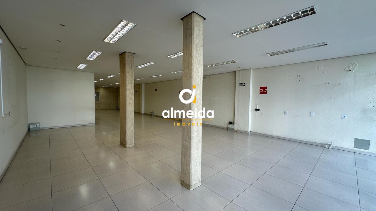 Conjunto Comercial-Sala para alugar com 7 quartos, 288m² - Foto 5