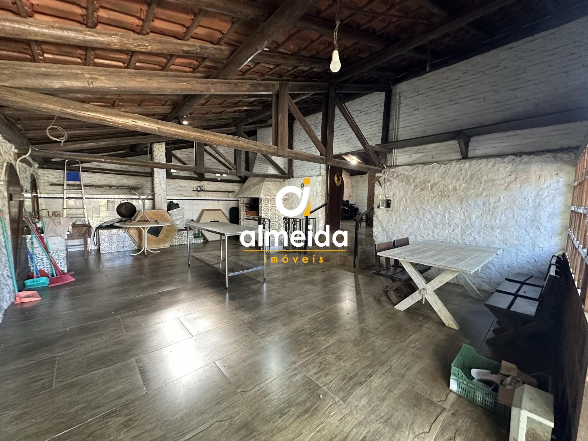 Casa à venda com 2 quartos, 361m² - Foto 12