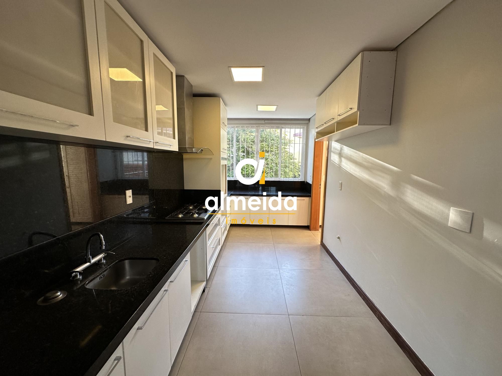 Apartamento à venda com 3 quartos, 221m² - Foto 36