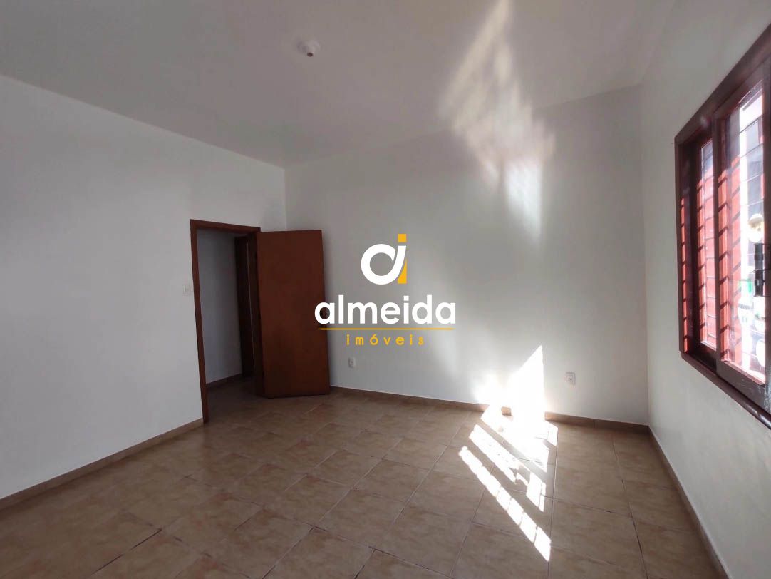 Casa à venda e aluguel com 6 quartos, 250m² - Foto 17