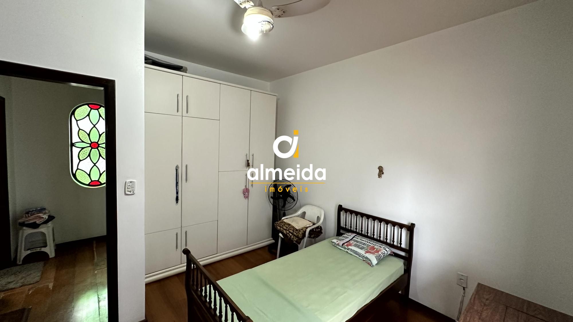 Casa à venda com 5 quartos, 299m² - Foto 34