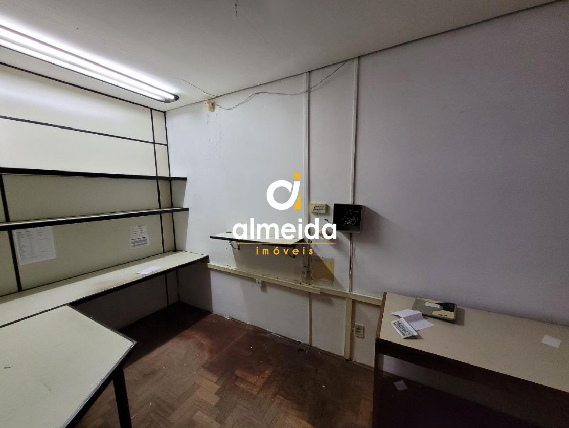 Conjunto Comercial-Sala à venda e aluguel com 3 quartos, 335m² - Foto 12