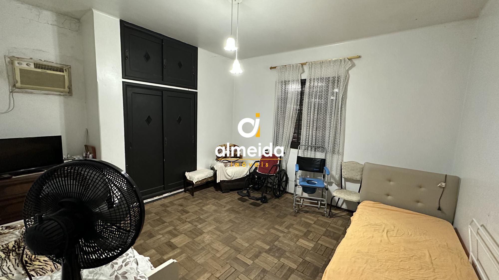 Casa à venda com 4 quartos, 338m² - Foto 16