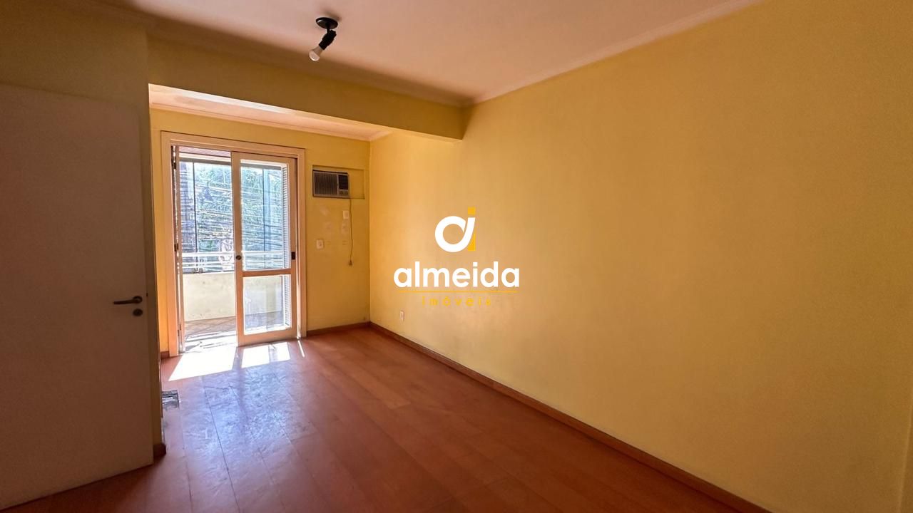 Amplo apartamento, 3 dormitorios, proximo ao quartel.