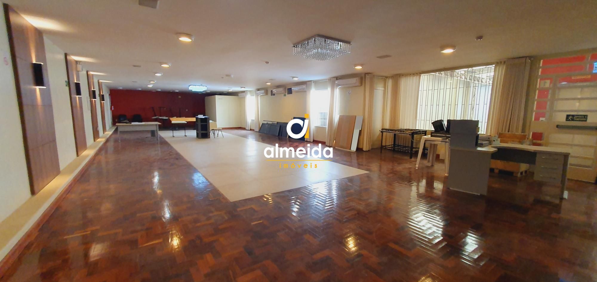 Prédio Inteiro para alugar com 8 quartos, 1332m² - Foto 3