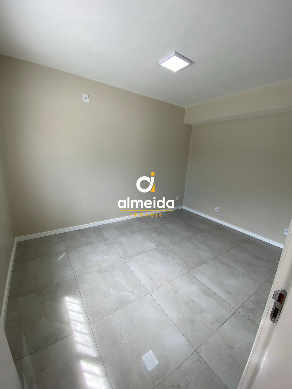 Conjunto Comercial-Sala para alugar com 1 quarto, 40m² - Foto 2