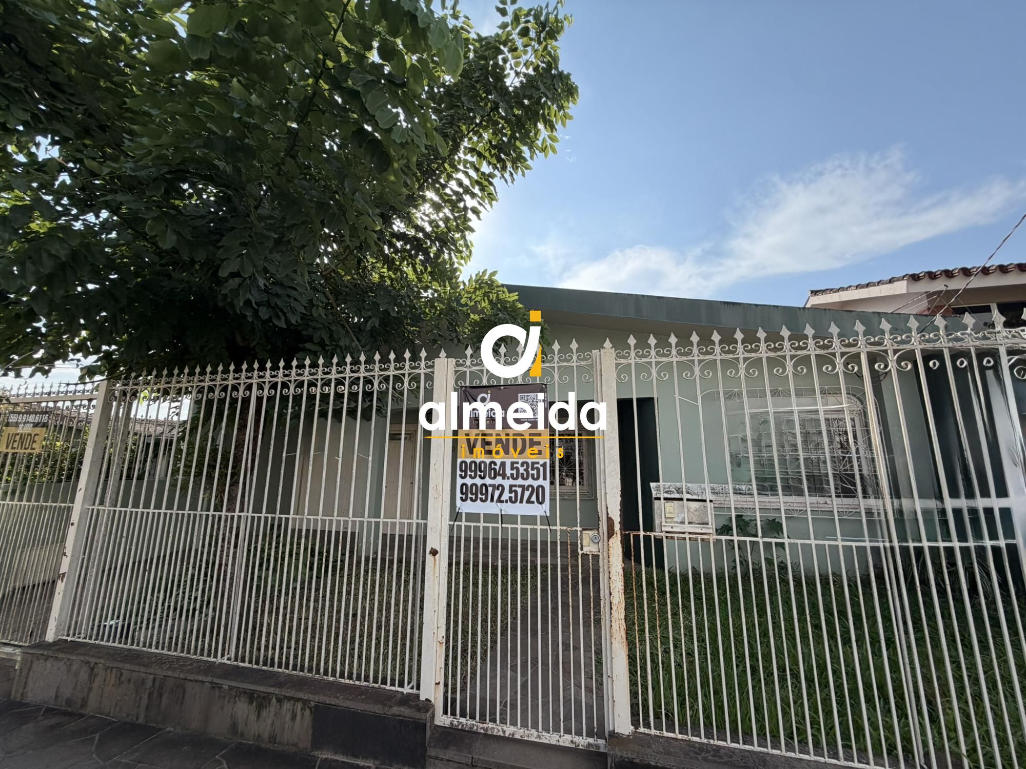 Excelente casa com piscina no bairro duque de caxias.