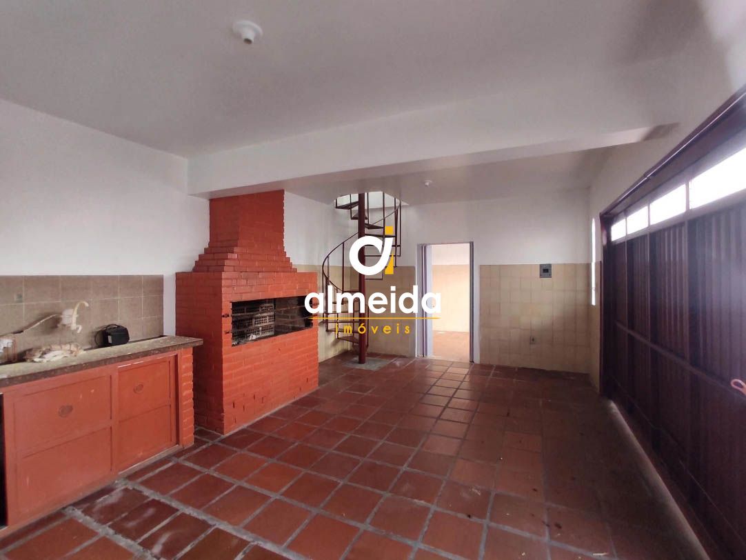 Casa à venda e aluguel com 6 quartos, 250m² - Foto 16