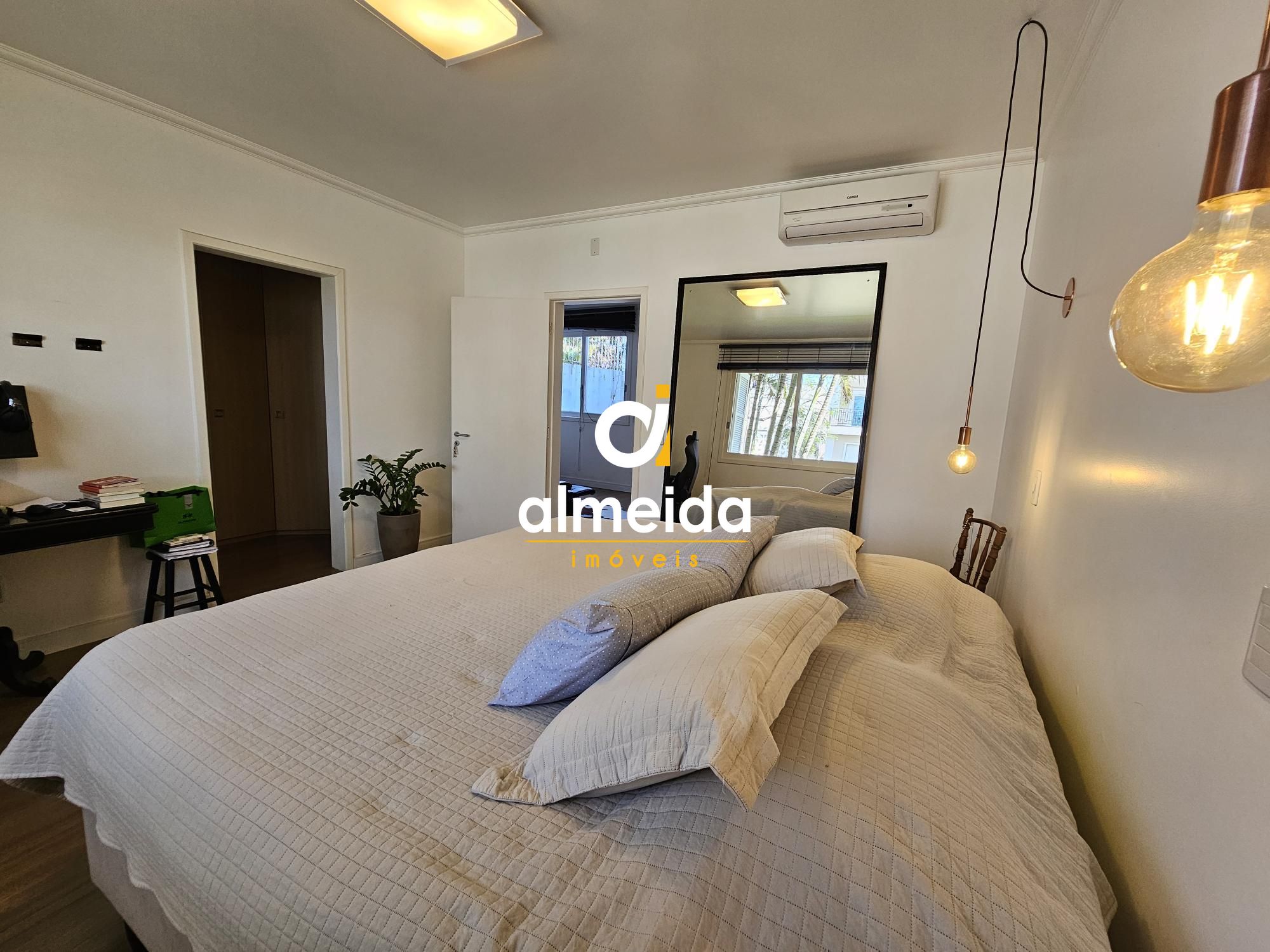 Casa à venda com 4 quartos, 260m² - Foto 15