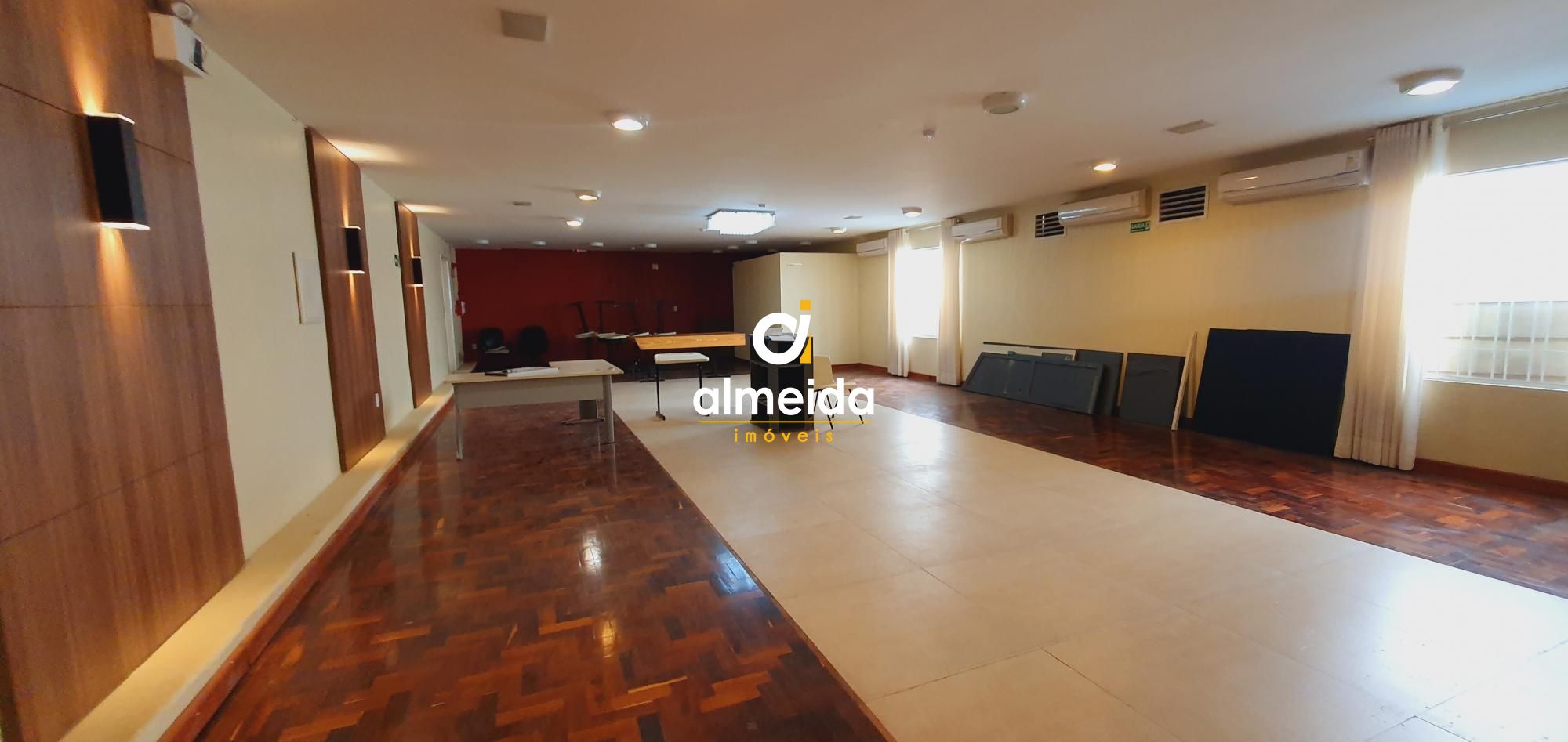 Prédio Inteiro para alugar com 8 quartos, 1332m² - Foto 4