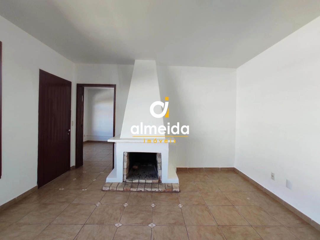 Casa à venda e aluguel com 6 quartos, 250m² - Foto 10