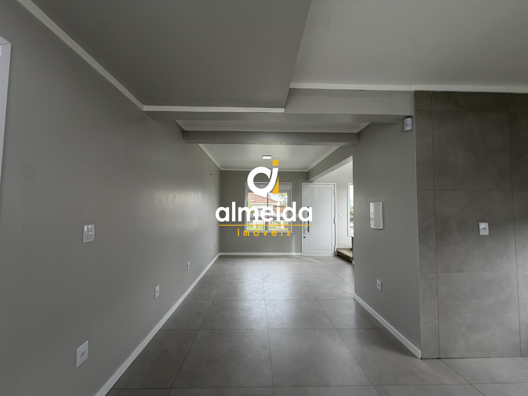 Casa nova de alto padrao, 3 quartos, patio no b.tomazzetti.