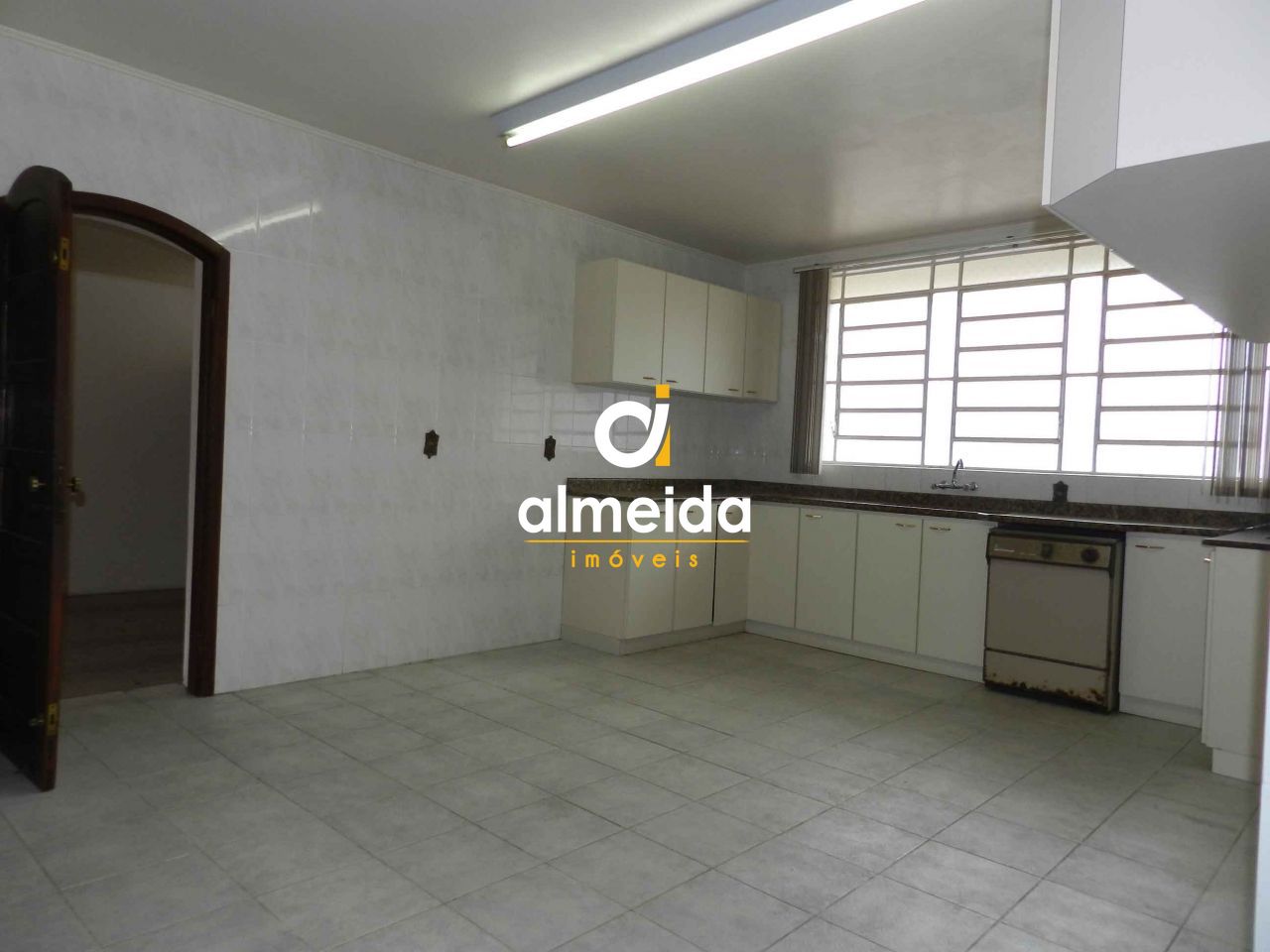 Casa à venda com 6 quartos, 500m² - Foto 26