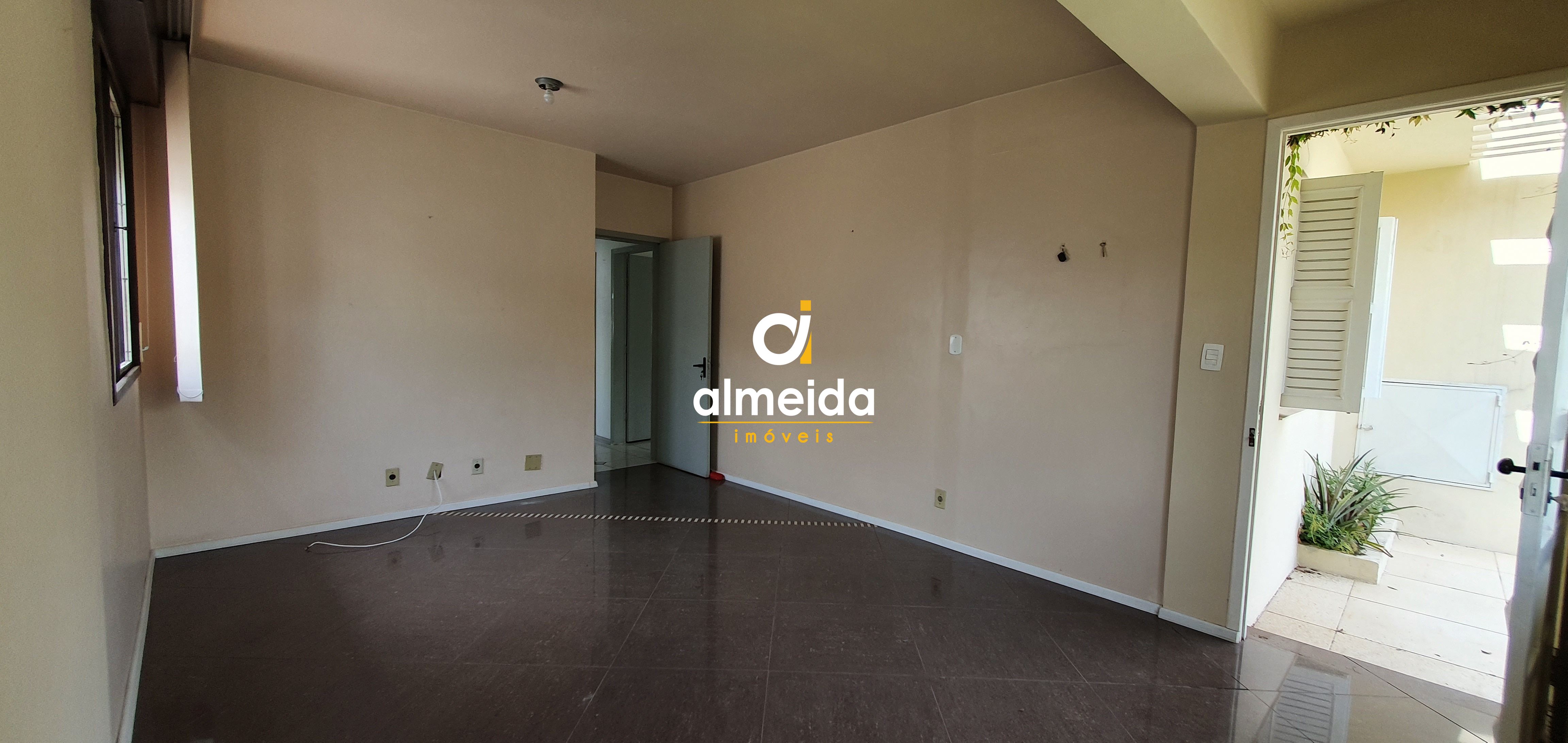 Casa à venda com 4 quartos, 267m² - Foto 6