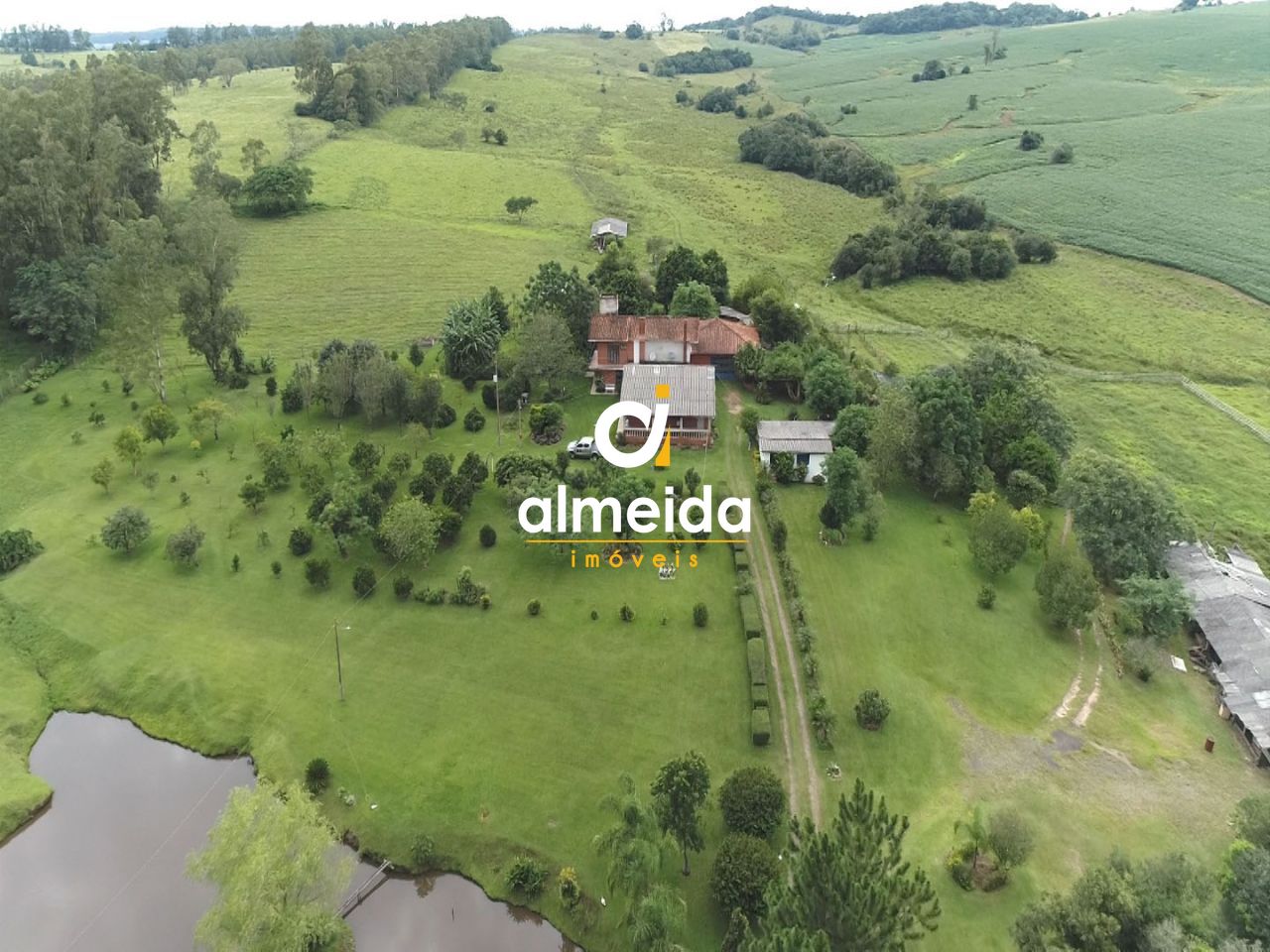 Fazenda à venda com 3 quartos, 3600000000m² - Foto 1