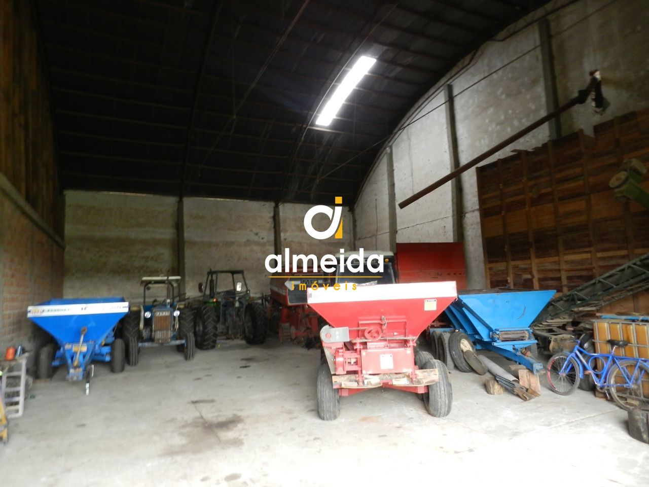 Depósito-Galpão-Armazém à venda e aluguel com 8 quartos, 2500m² - Foto 14