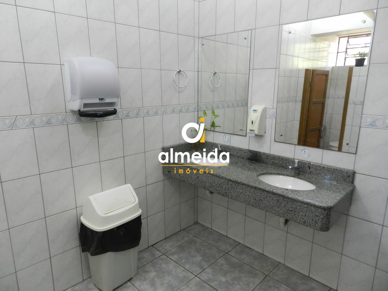 Prédio Inteiro à venda, 300m² - Foto 12