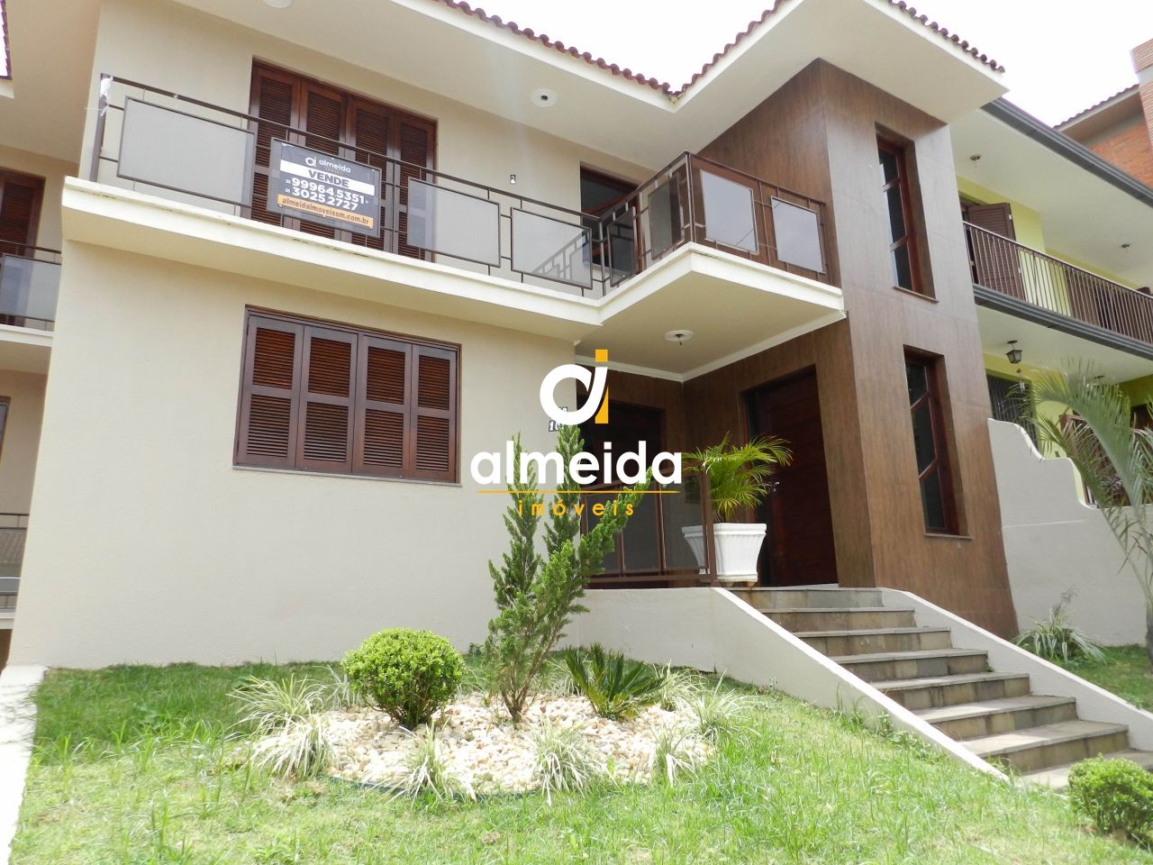 Linda residência em bairro nobre!