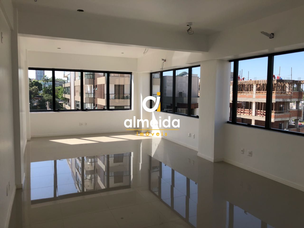 Conjunto Comercial-Sala à venda com 1 quarto, 34m² - Foto 2